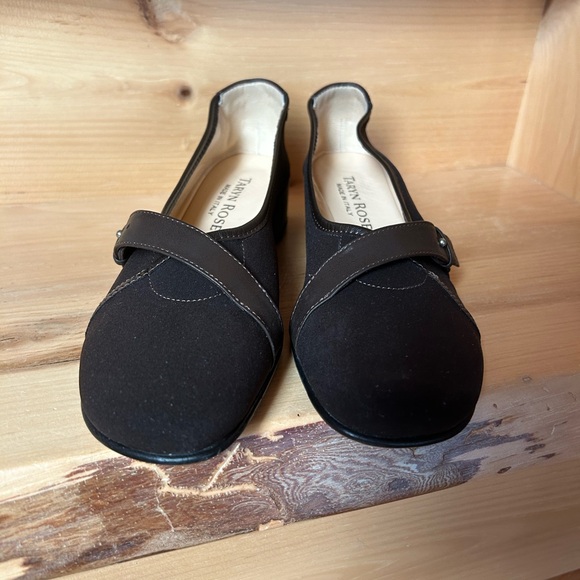 NWOT Taryn Rose Fabric Italian Wedge Flats - Picture 1 of 13
